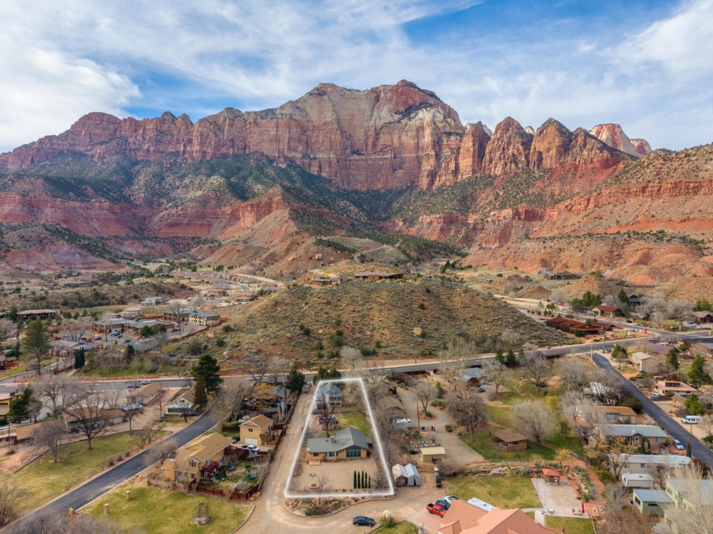 587 & 589 Zion Park Blvd
